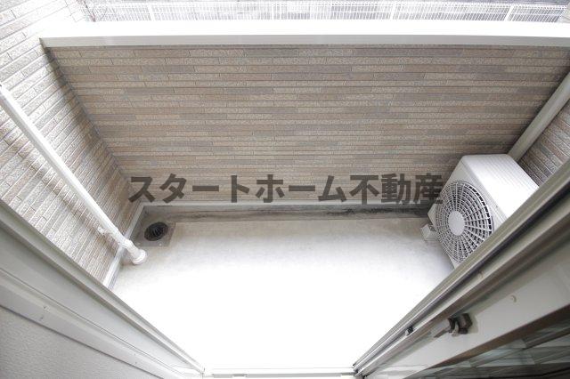 バルコニー　外からの目が気にならないバルコニーで洗濯物が干せます