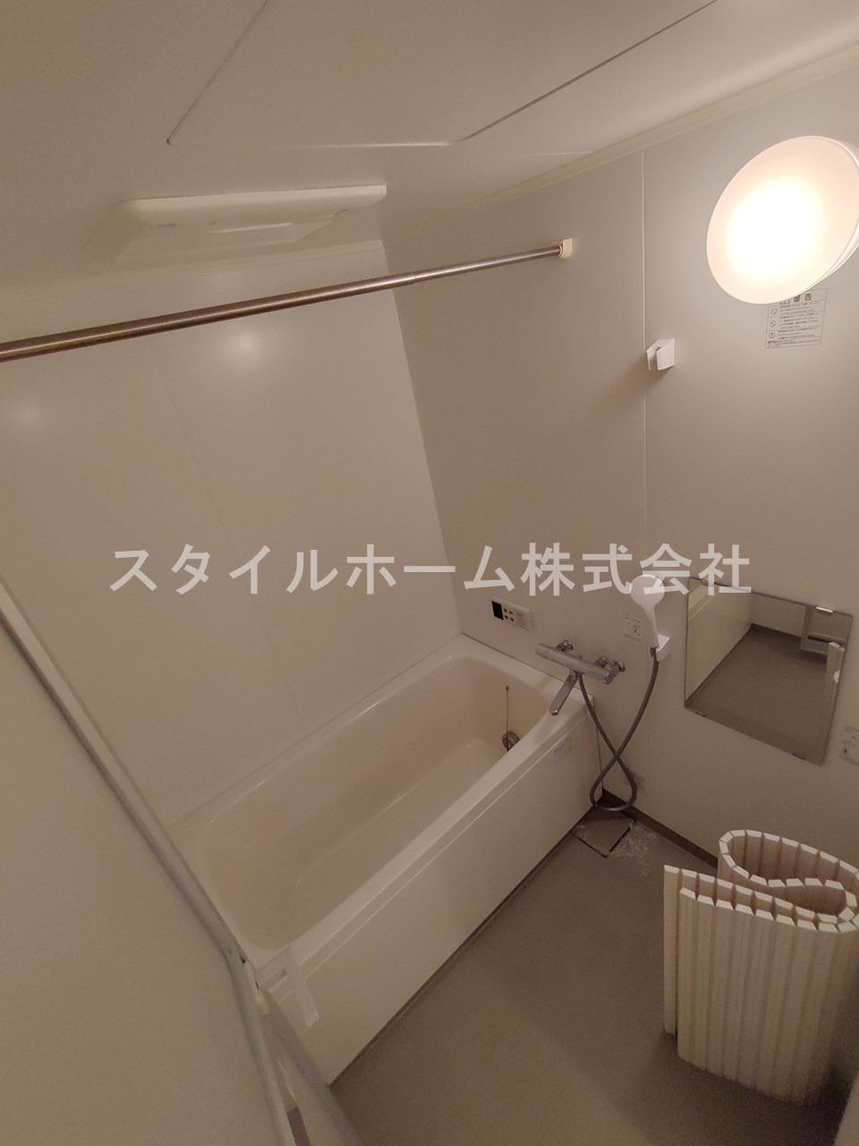バス・シャワールーム　同建物内別部屋の写真です。