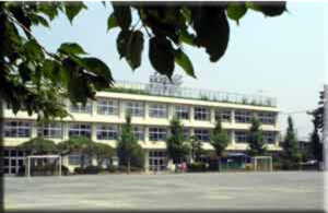小学校　福生市立福生第一小学校（小学校）まで465m