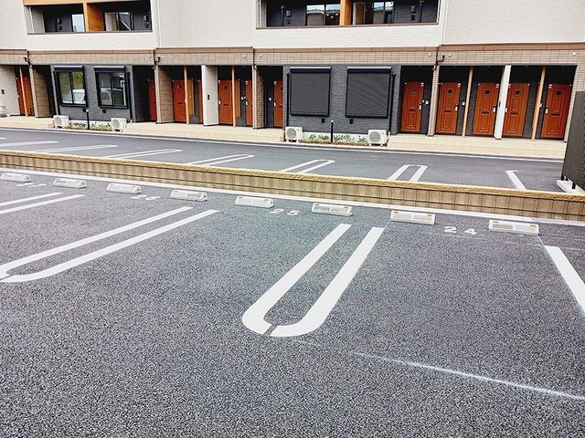 駐車場　車をお持ちの方に嬉しい駐車場付きの物件です