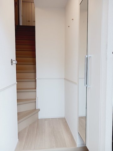 玄関　収納もある玄関です