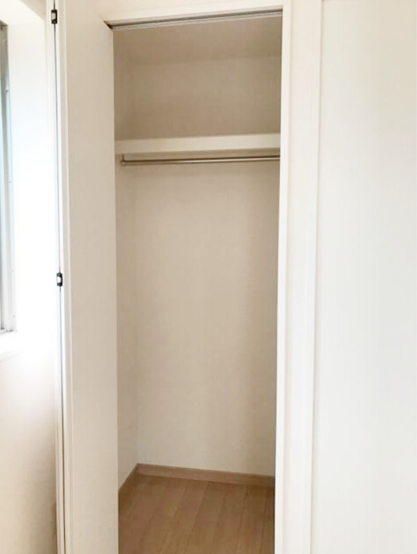収納　【人気の角部屋2面採光で明るいお部屋♪】嬉しいネット無料！！