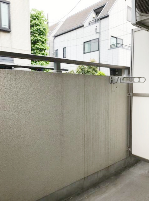 バルコニー　【人気の角部屋2面採光で明るいお部屋♪】嬉しいネット無料！！