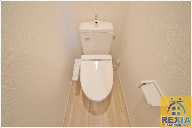 ＪＲ内房線 本千葉駅 徒歩5分 2階建 築9年のトイレ写真