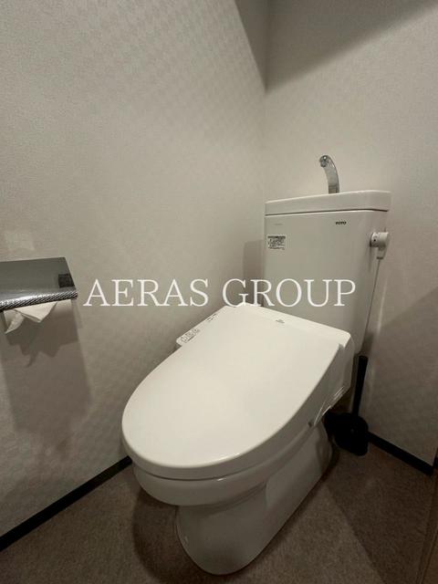 京急本線 新馬場駅 徒歩5分 13階建 築3年のトイレ写真