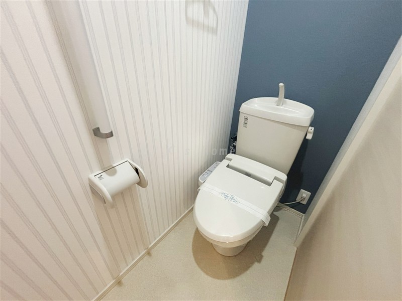 ＪＲ東海道本線 西宮駅 徒歩8分 3階建 築15年のトイレ写真