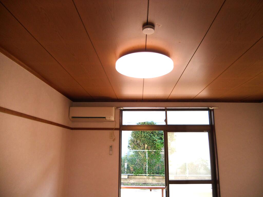 その他設備　エアコン　照明器具