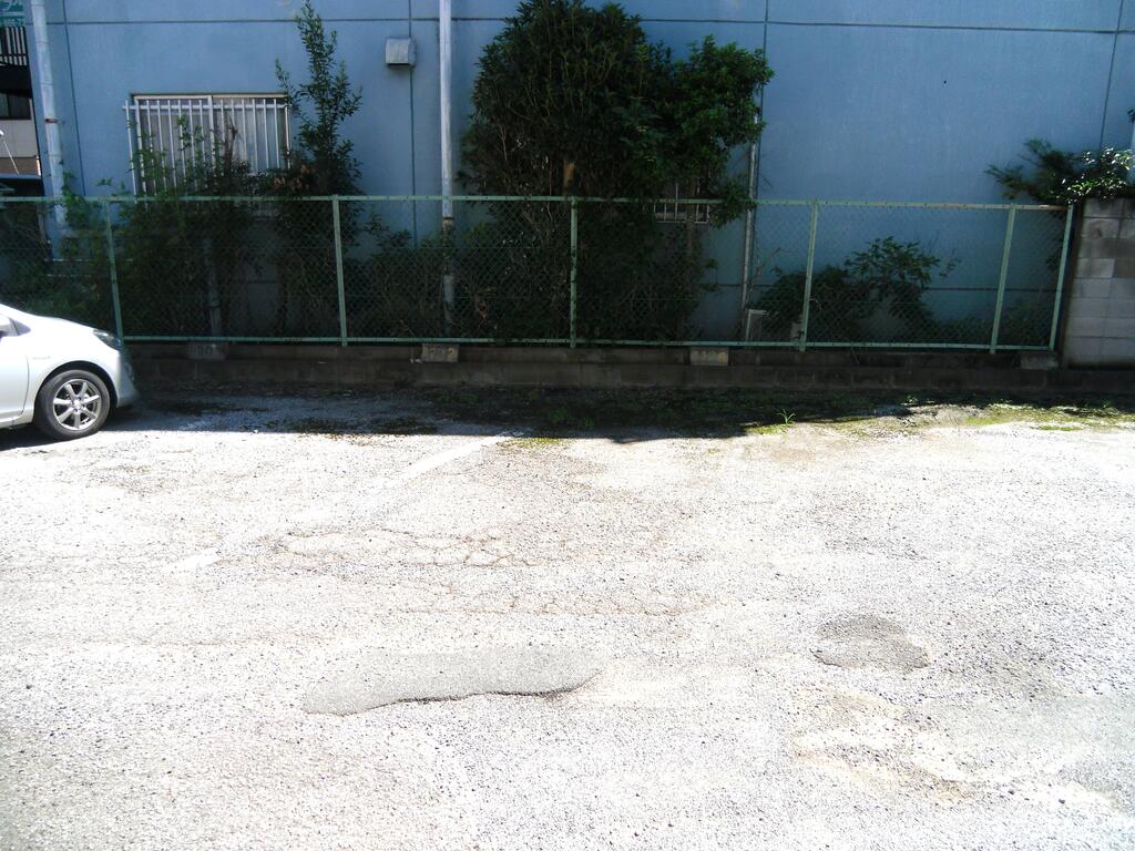 駐車場　室内から