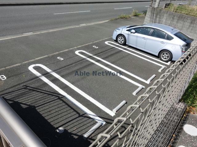 駐車場　駐車場