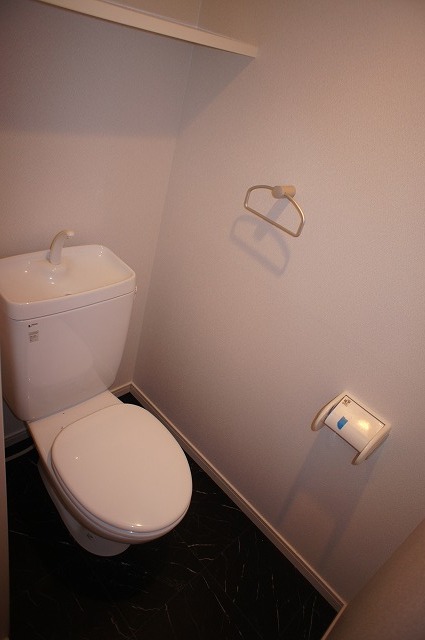 トイレ　落ち着いたトイレです
