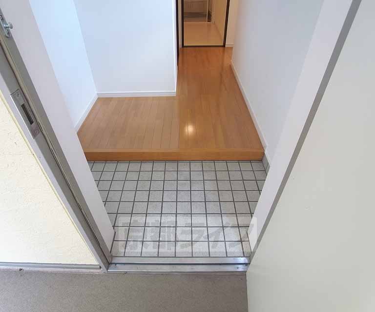 玄関　玄関周りも広いです。