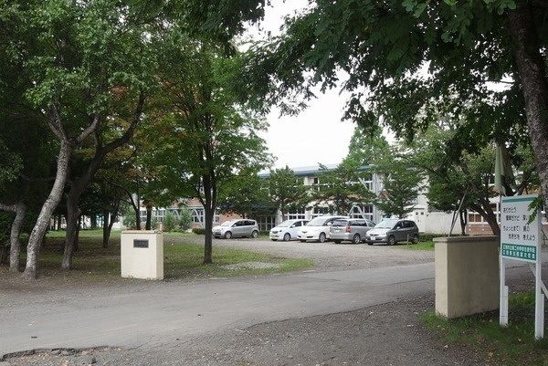 中学校　江別第二中学校（中学校）まで1000m