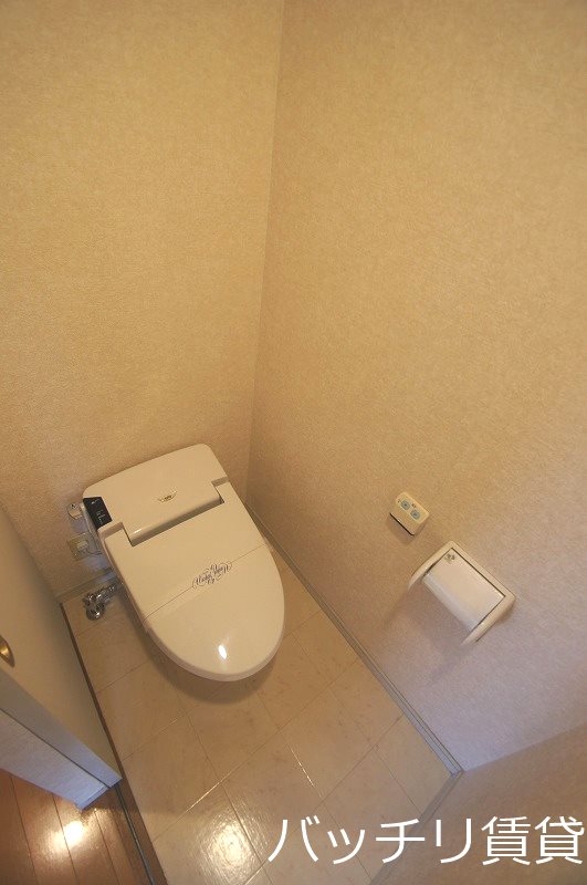 トイレ　＊画像は別部屋の為イメージ、現状を優先致します