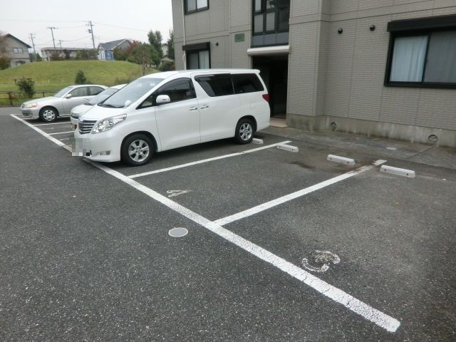 【千葉市緑区おゆみ野南のアパートの駐車場】