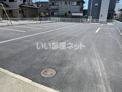 【和歌山市木ノ本のアパートの駐車場】