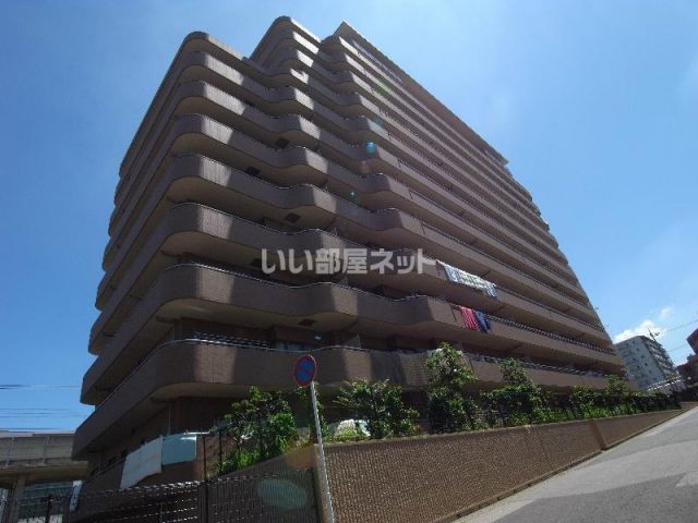 八千代市ゆりのき台のマンションの建物外観