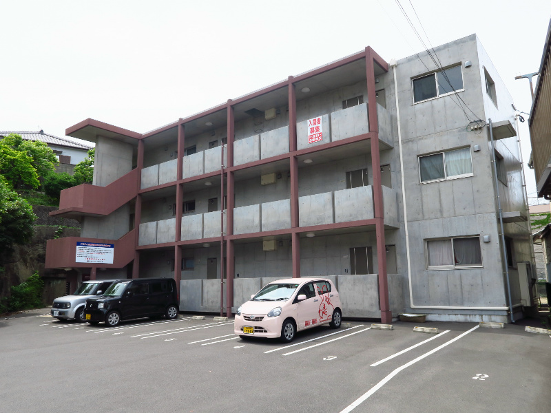 アミティ女神（小ヶ倉町）の建物外観