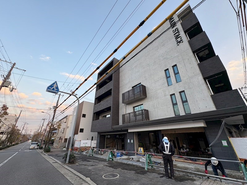 【西宮市弓場町のマンションの建物外観】