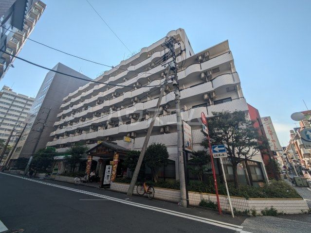 川崎市川崎区東田町のマンションの建物外観