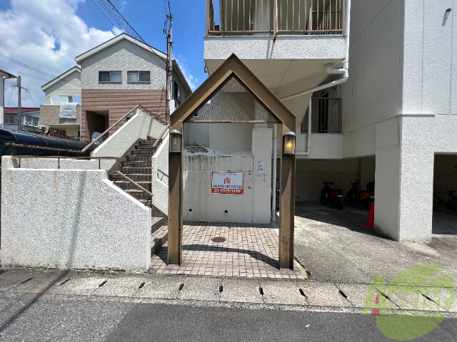 【神戸市西区大津和のマンションのエントランス】