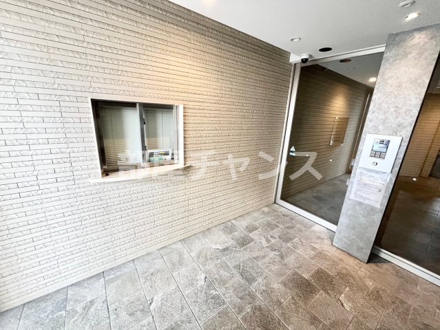 【名古屋市北区清水のマンションのエントランス】