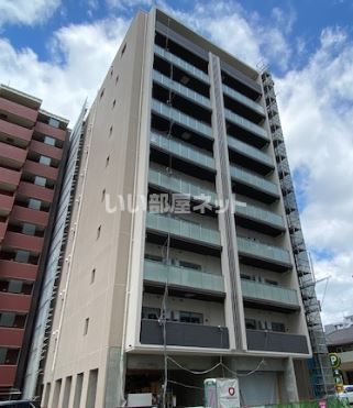 仙台市宮城野区榴ケ岡のマンションの建物外観