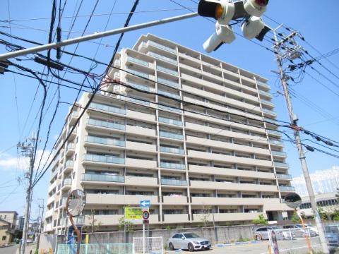 ロジュマン茨木　建物外観　外観写真（昼）