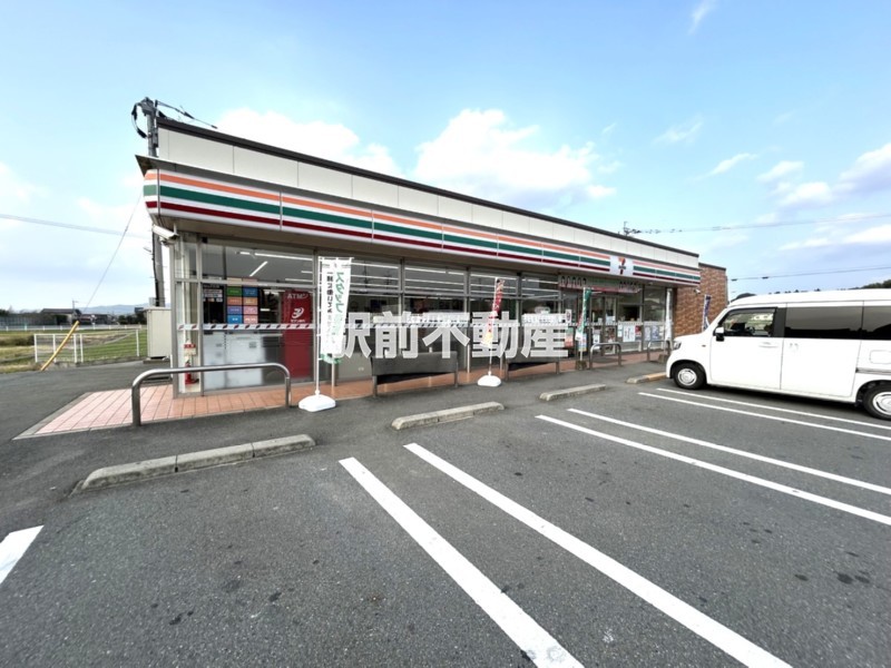 コンビニ　セブンイレブン　立花町（コンビニ）まで400m