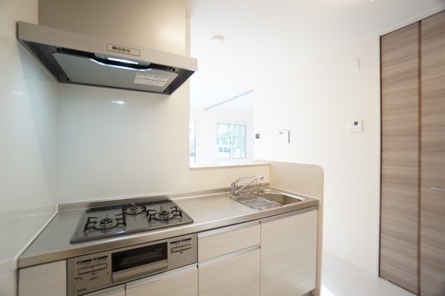 キッチン　※同物件・同タイプの写真です。