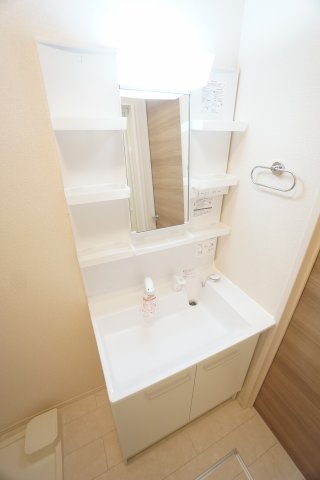 洗面設備　※同物件・同タイプの写真です。