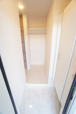 玄関　※同物件・同タイプの写真です。