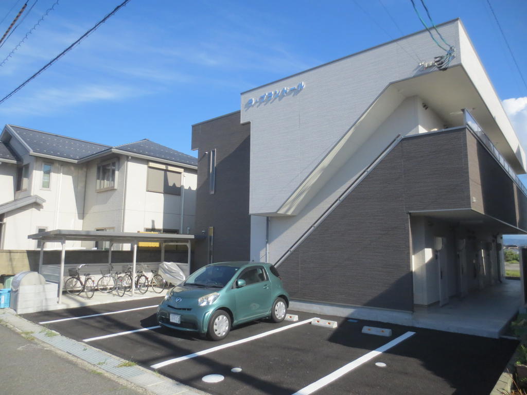 建物外観　ネット無料オール電化アパート！敷金礼金０円！