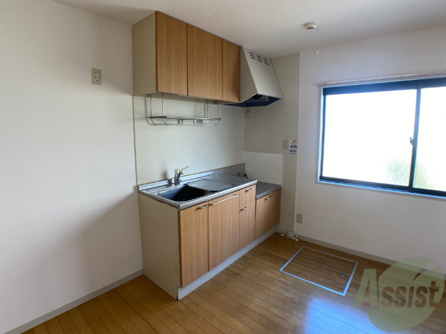 キッチン　こちらも広めのキッチンです。広く使えるのはありがたいですね