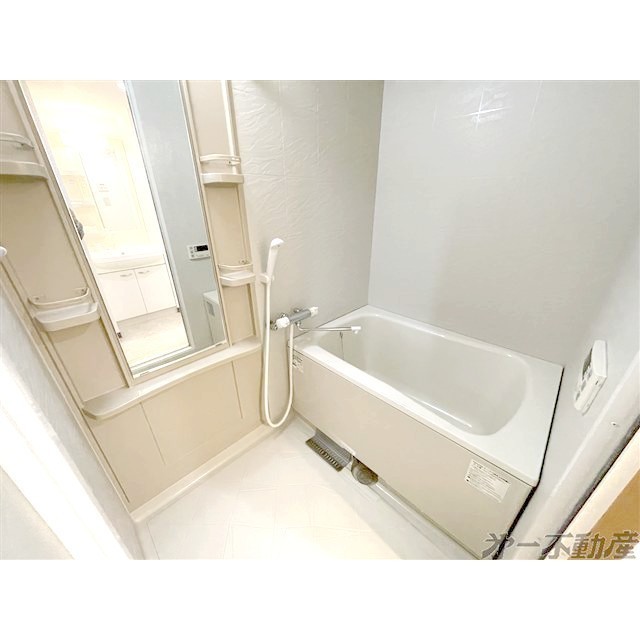 バス・シャワールーム　バスルーム