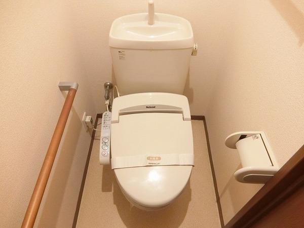 トイレ　ウォシュレット付き！