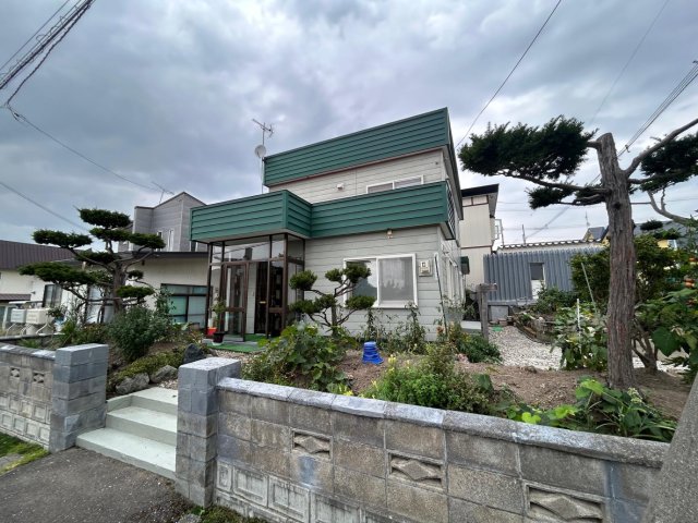 建物外観　丘の上の閑静な住宅街