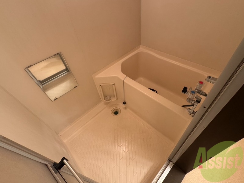 バス・シャワールーム　ユニットバスです。疲れを癒すのに欠かせませんね！