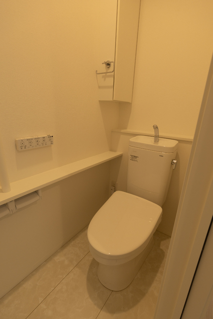 トイレ　清潔な洗浄機能付きのトイレ