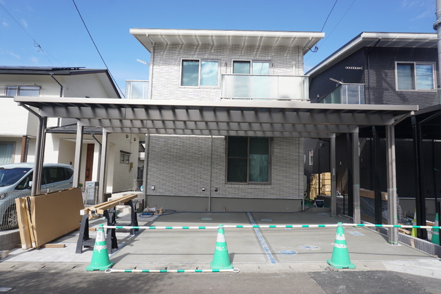 駐車場　カーポート付の駐車場