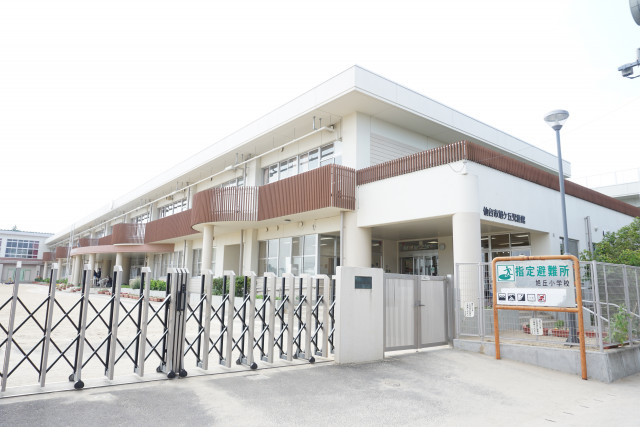 小学校　仙台市立旭ケ丘小学校（小学校）まで140m
