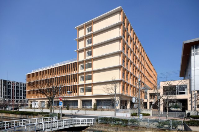 高校・高専　岡山市立岡山後楽館高等学校（高校・高専）まで100m