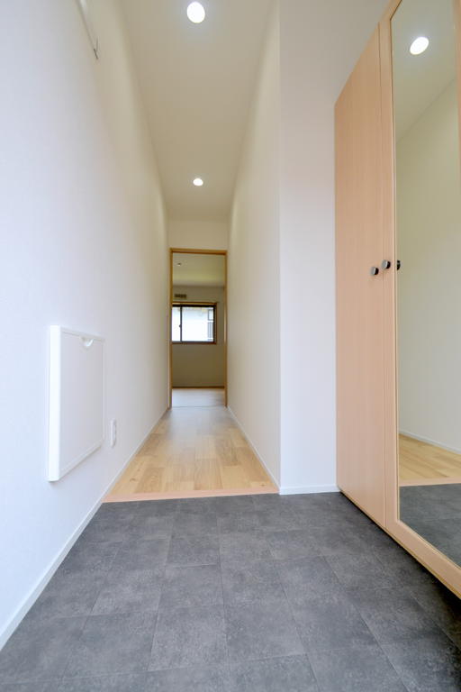 玄関　ユアメゾン温品（2022年築）