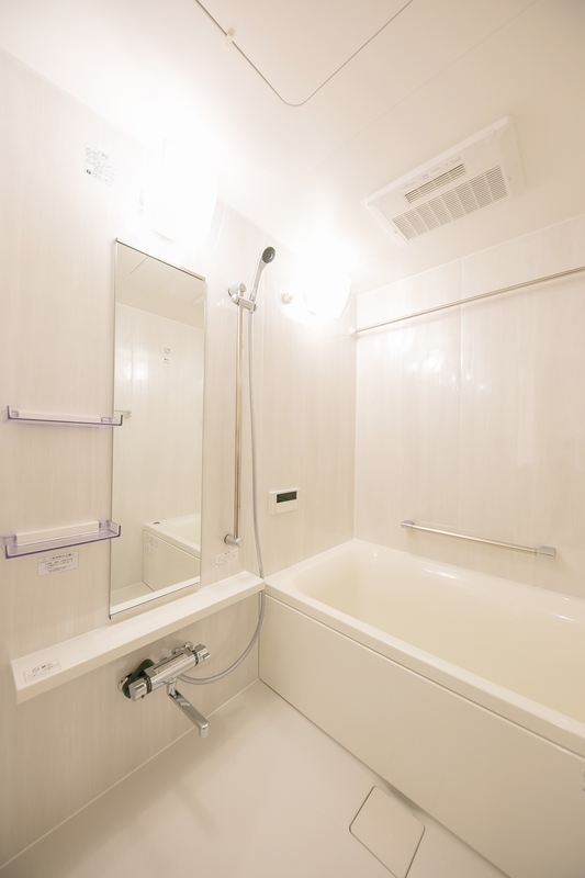 バス・シャワールーム　※反転タイプの写真を使用しています。