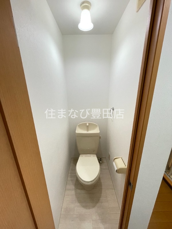 トイレ　同型別部屋写真・反転タイプ