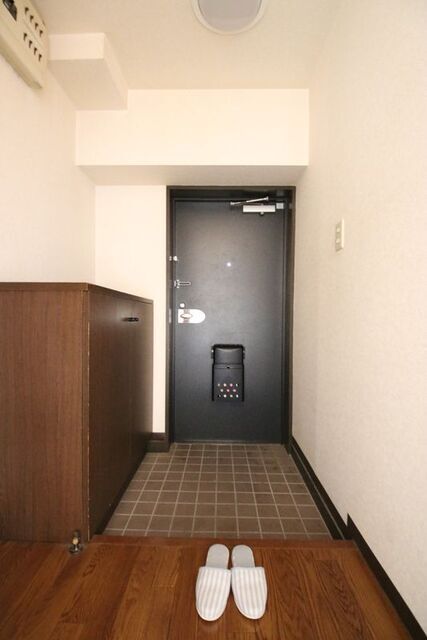 玄関　同建物内別室の参考写真です。※現況優先