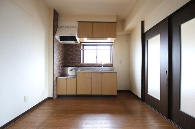 居室・リビング　同建物内別室の参考写真です。※現況優先