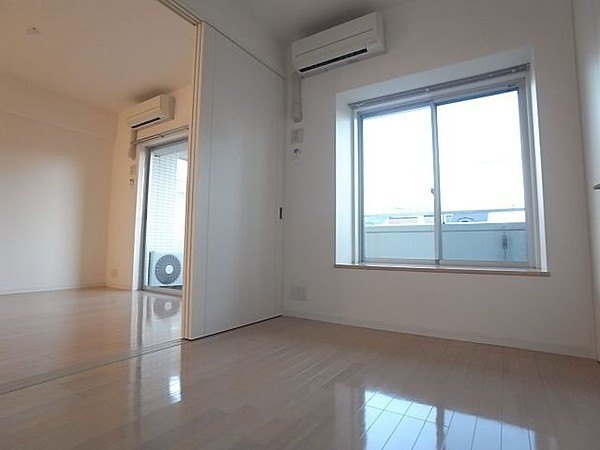 居室・リビング　※同物件別部屋参照