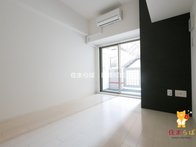 居室・リビング　「“合う暮らし”を、LINEで一緒に描こう。」