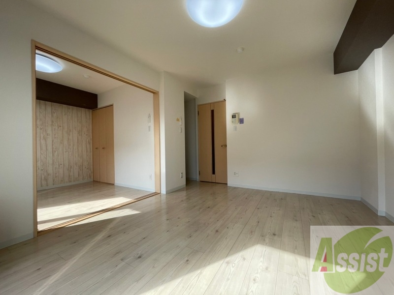 居室・リビング　広くてキレイなお部屋が広がっていて、充実した生活が送れそう。