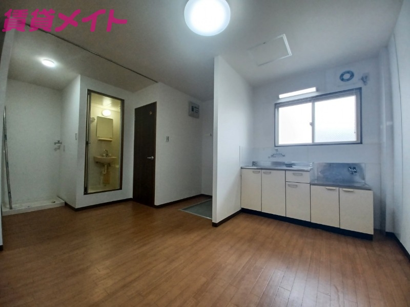 居室・リビング　別部屋参照。現状優先となります。